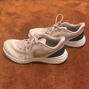 Nike | Revolution 5 Running Shoes Size 7.5 Light Pink & Black